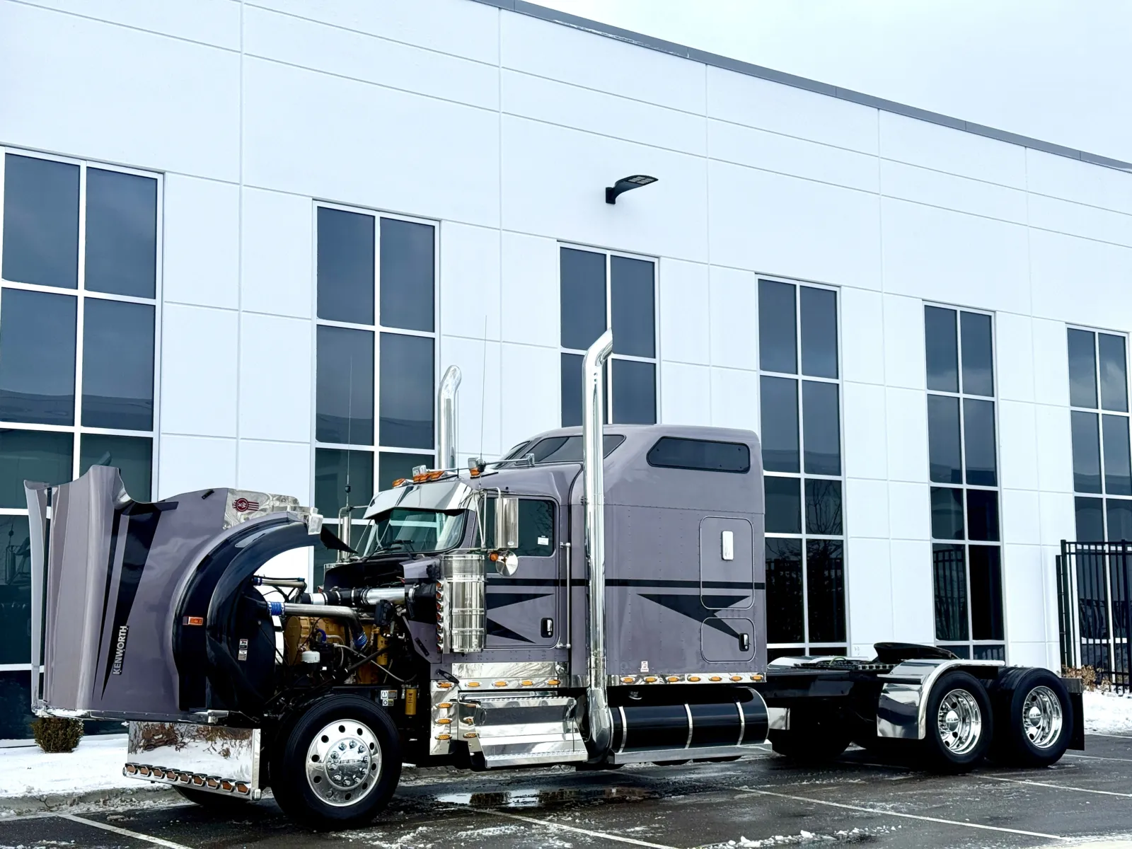 2020 Kenworth W900 - image 10