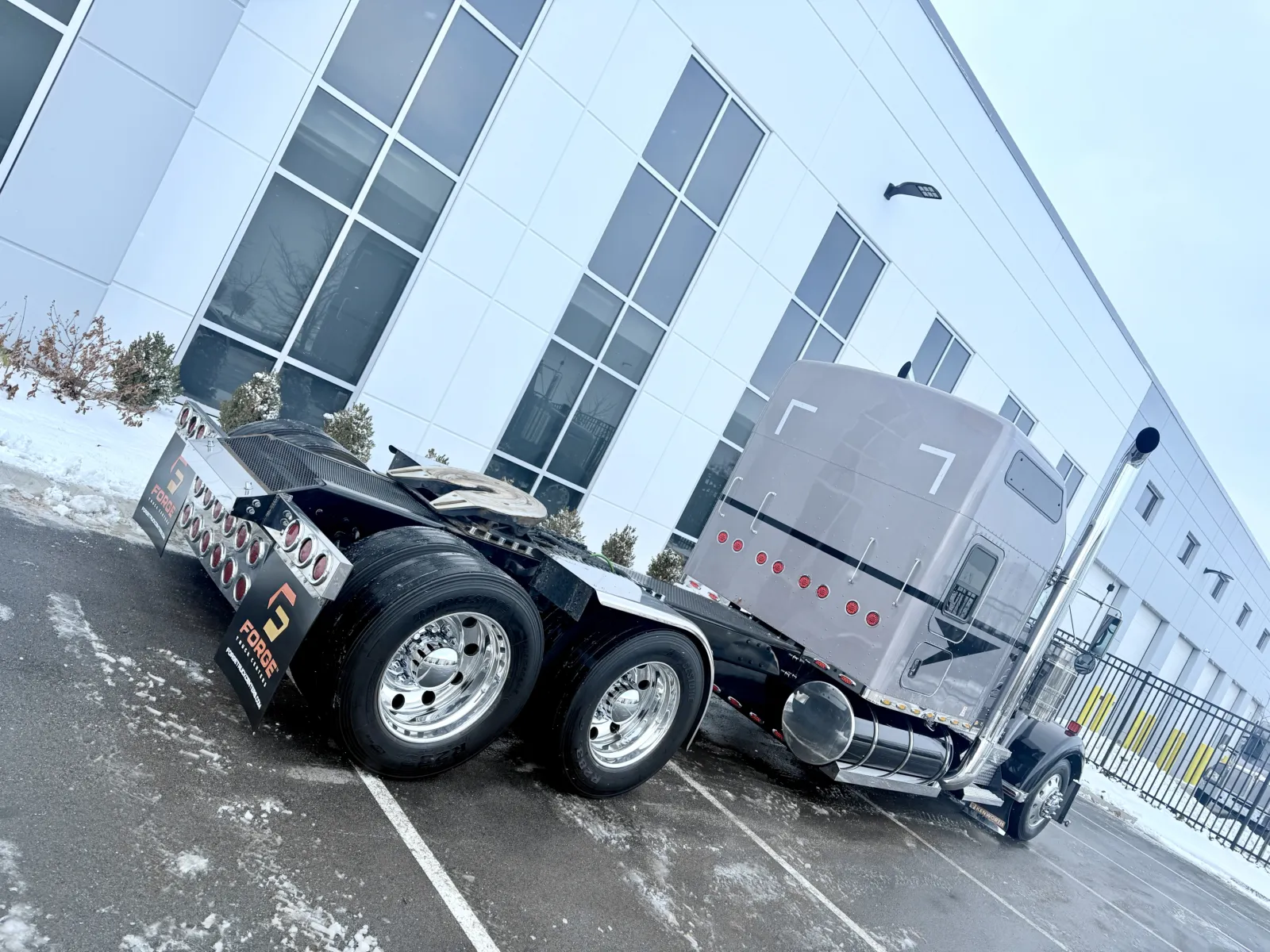 2020 Kenworth W900 - image 11