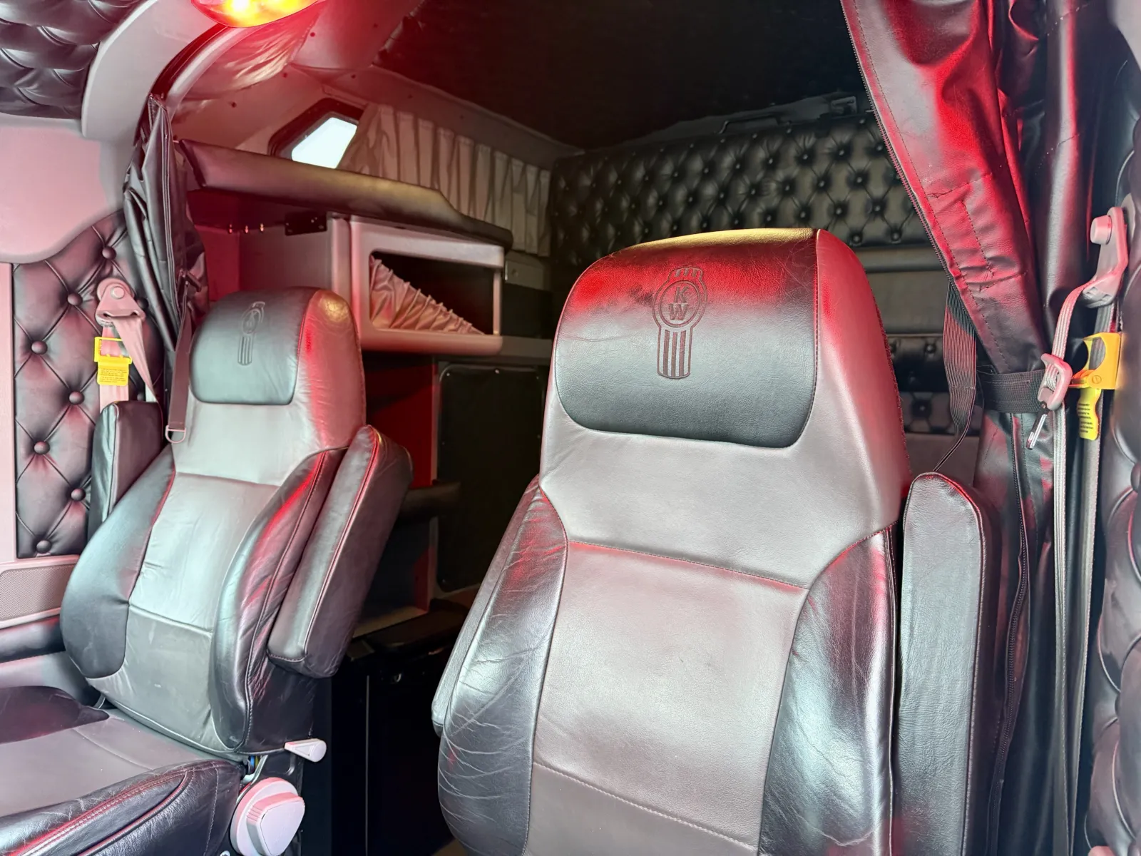 2020 Kenworth W900 - image 16