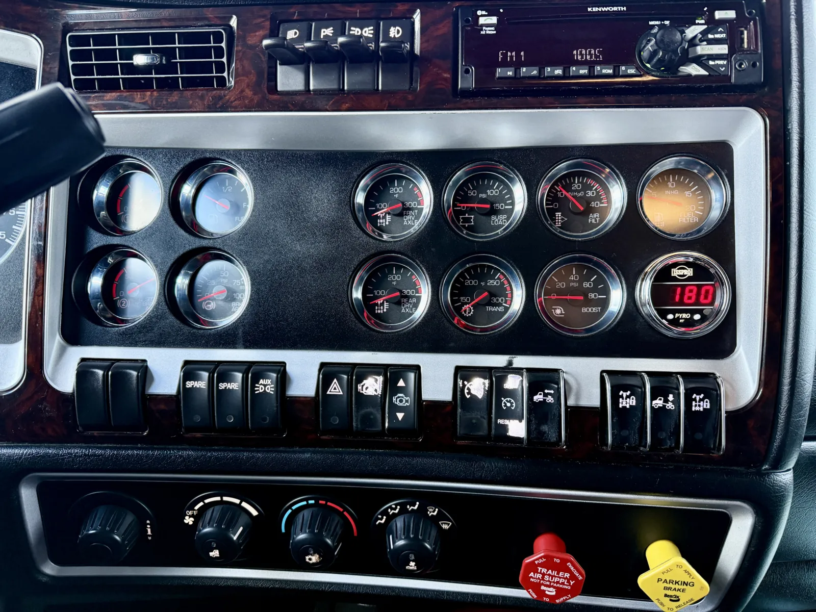 2020 Kenworth W900 - image 18