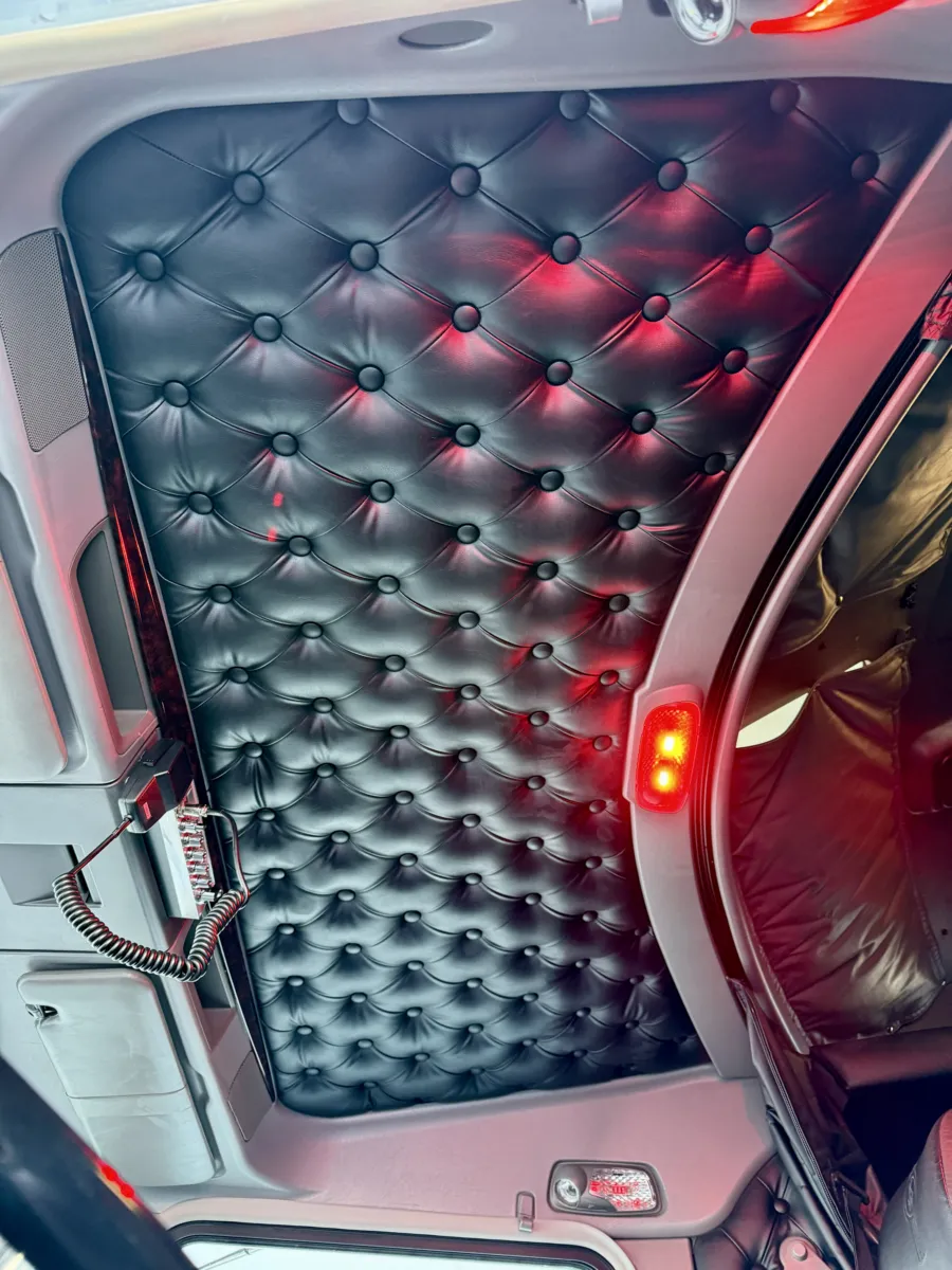 2020 Kenworth W900 - image 23