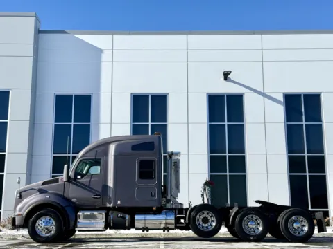 More photos of 2019 KENWORTH T880 at Forge Truck Centers - Illinois, IL