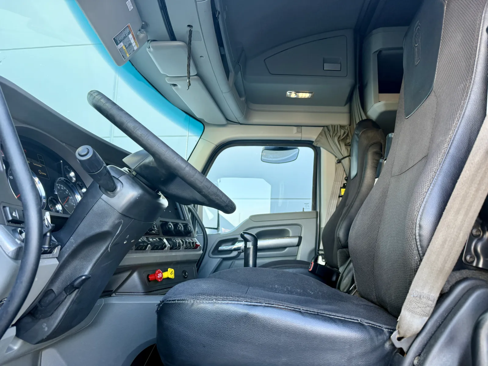 2019 Kenworth T880 - image 14