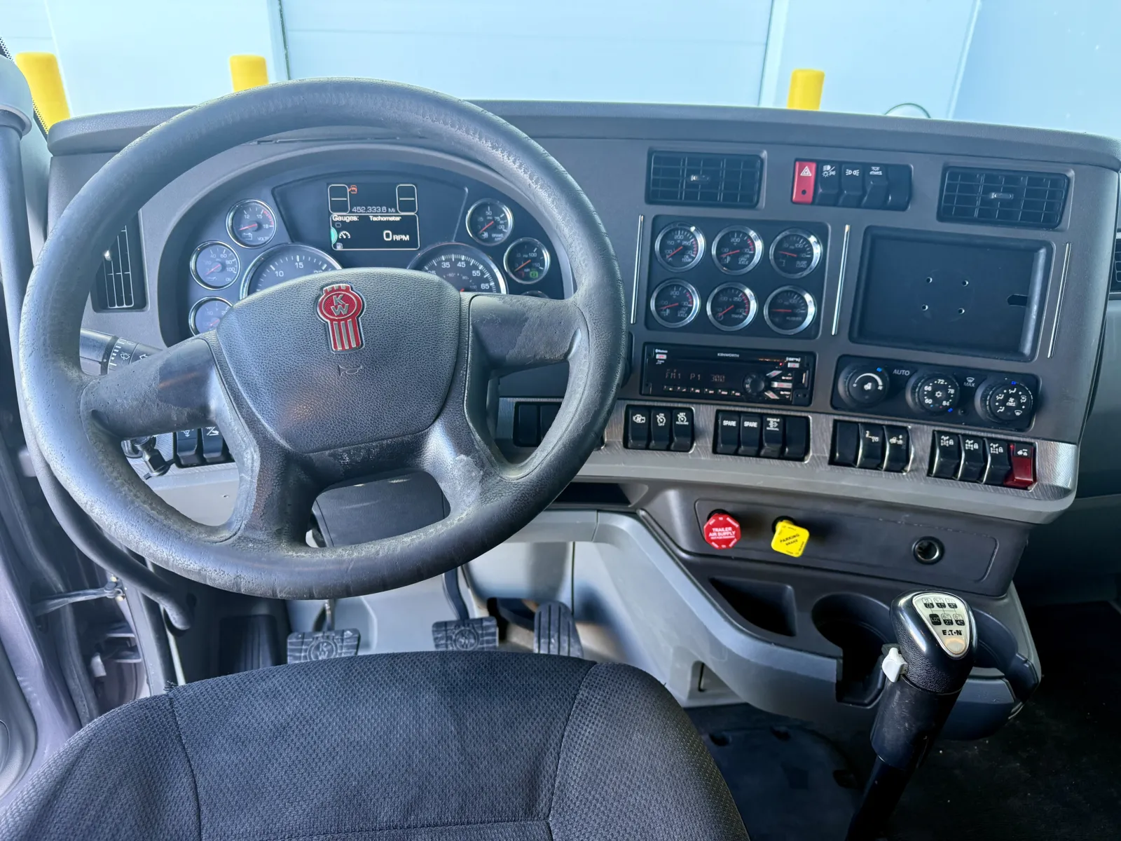 2019 Kenworth T880 - image 16