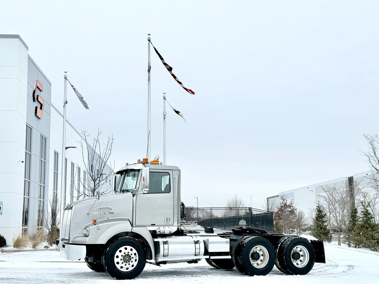 2017 Western Star - image 1