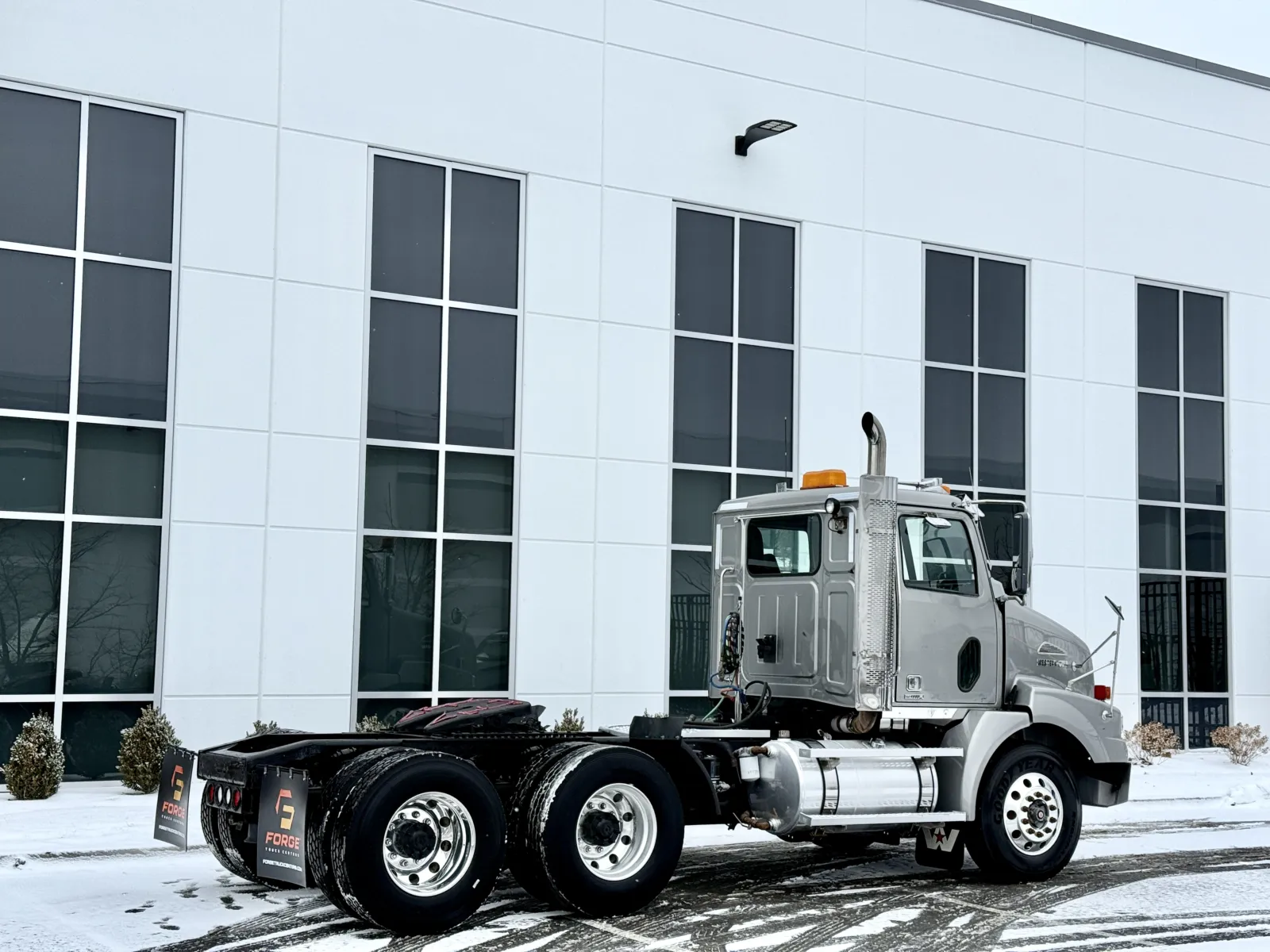 2017 Western Star - image 5