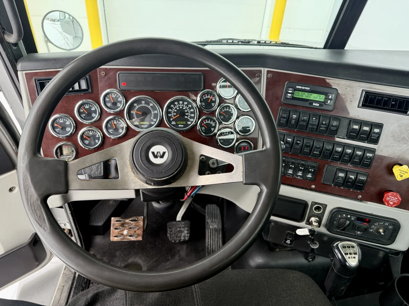 2017 Western Star - image 16