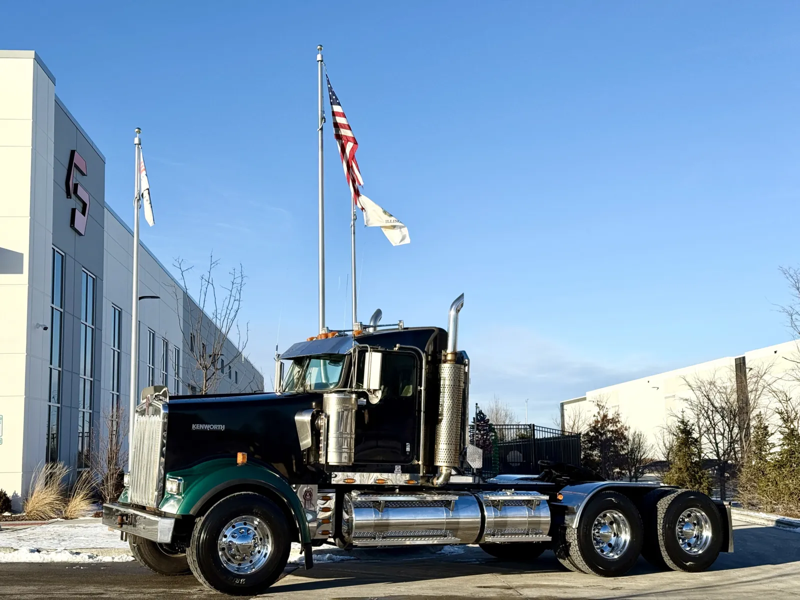 2016 KENWORTH W900 for sale in New Lenox, IL