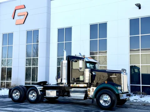 Photos of 2016 KENWORTH W900 for sale in New Lenox, IL at Forge Truck Centers - Illinois