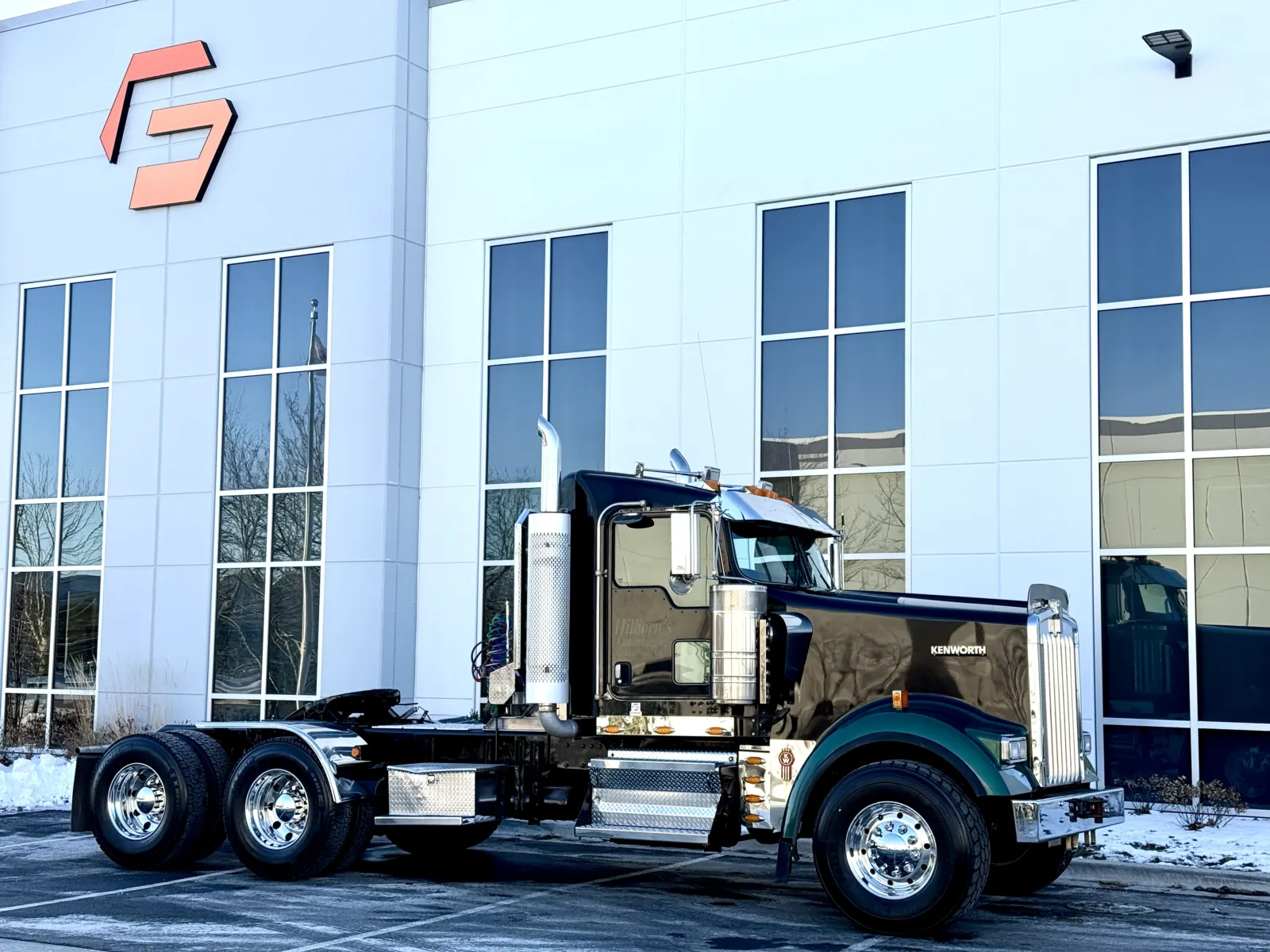 2016 Kenworth W900 - image 2