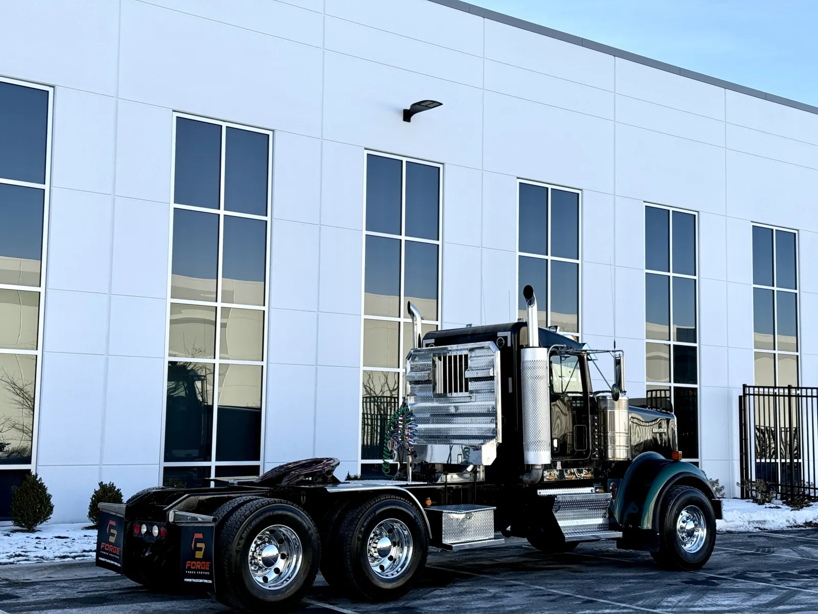 2016 Kenworth W900 - image 5