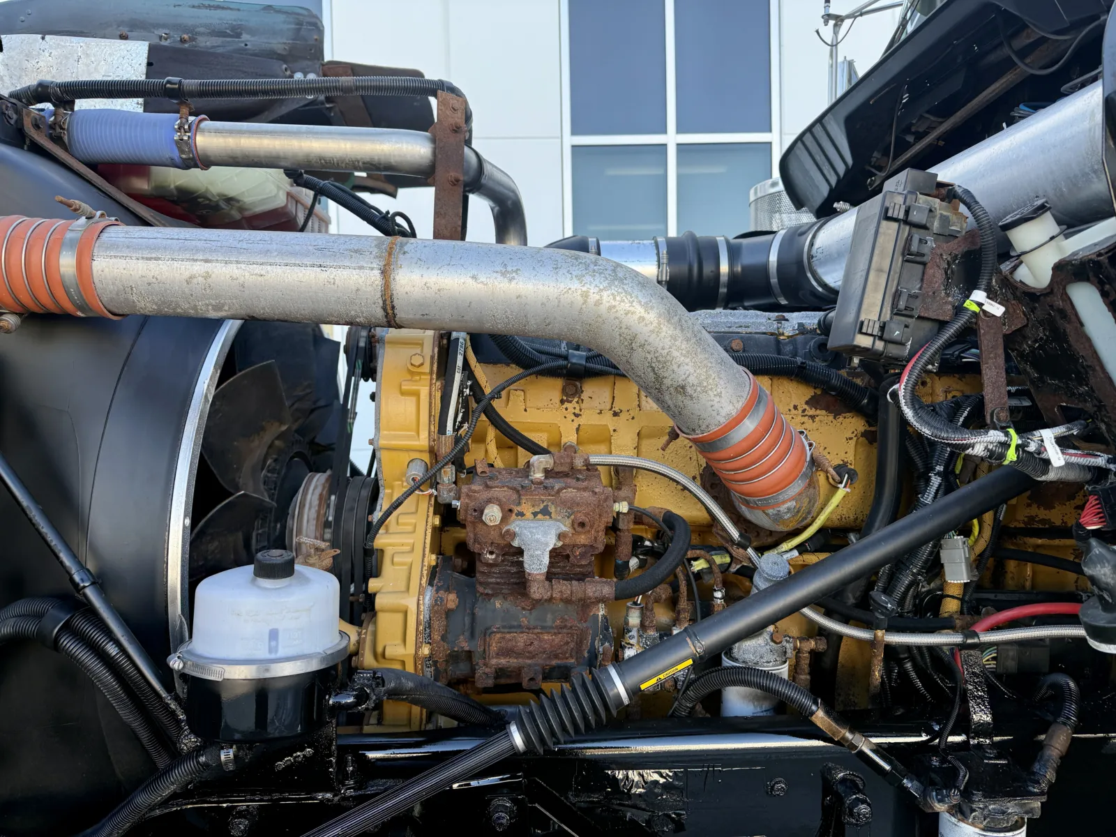 2016 Kenworth W900 - image 12