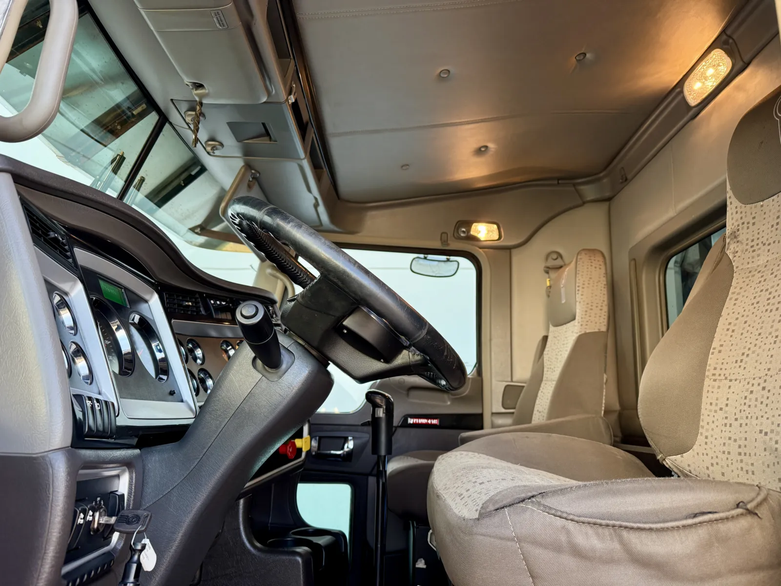 2016 Kenworth W900 - image 14