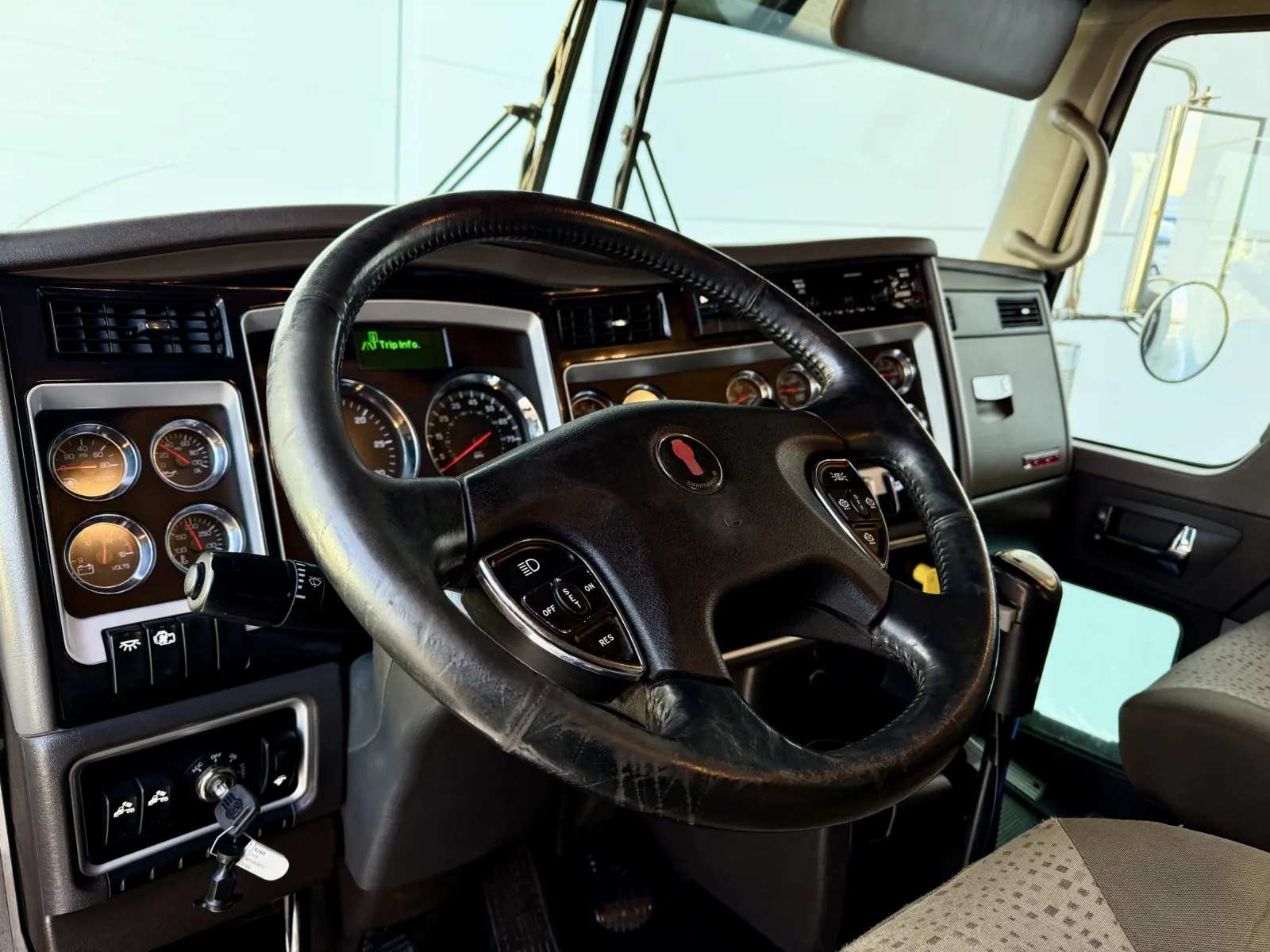 2016 Kenworth W900 - image 15