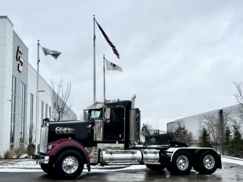 2016 KENWORTH W900 for sale in New Lenox, IL