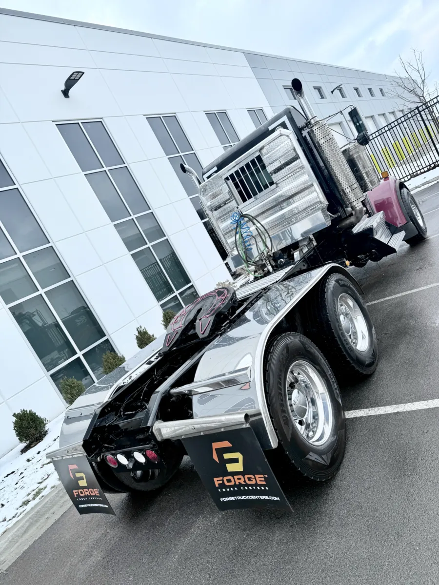 2016 Kenworth W900 - image 11