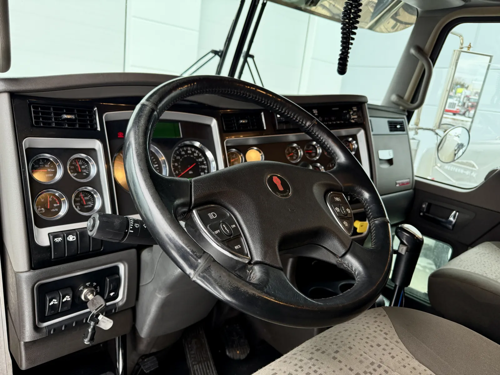 2016 Kenworth W900 - image 15