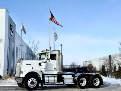 2003 KENWORTH W900 for sale in New Lenox, IL