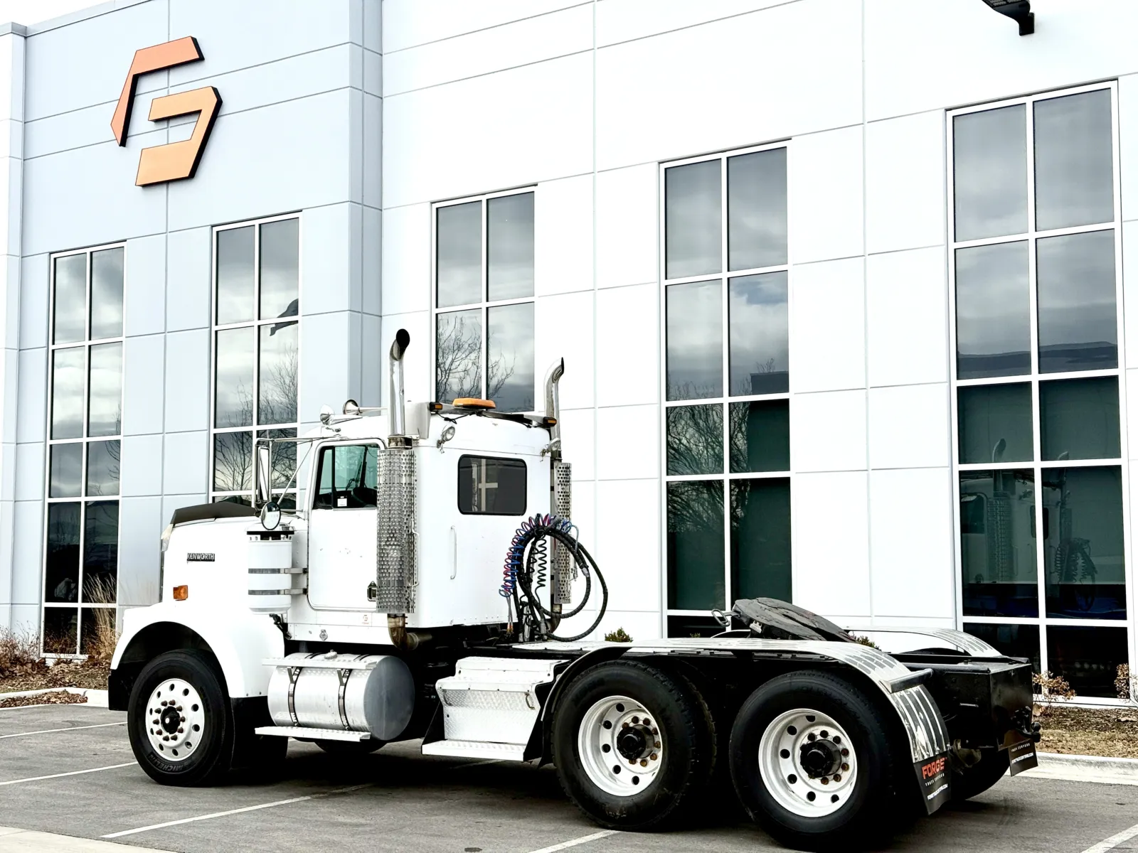 2003 Kenworth W900 - image 6