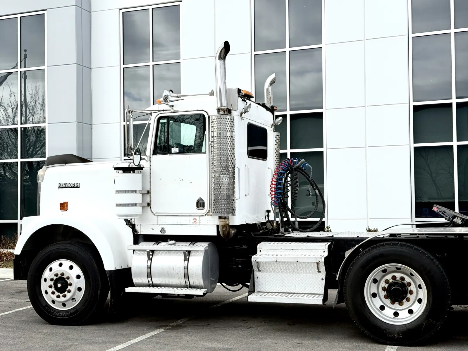 2003 Kenworth W900 - image 8