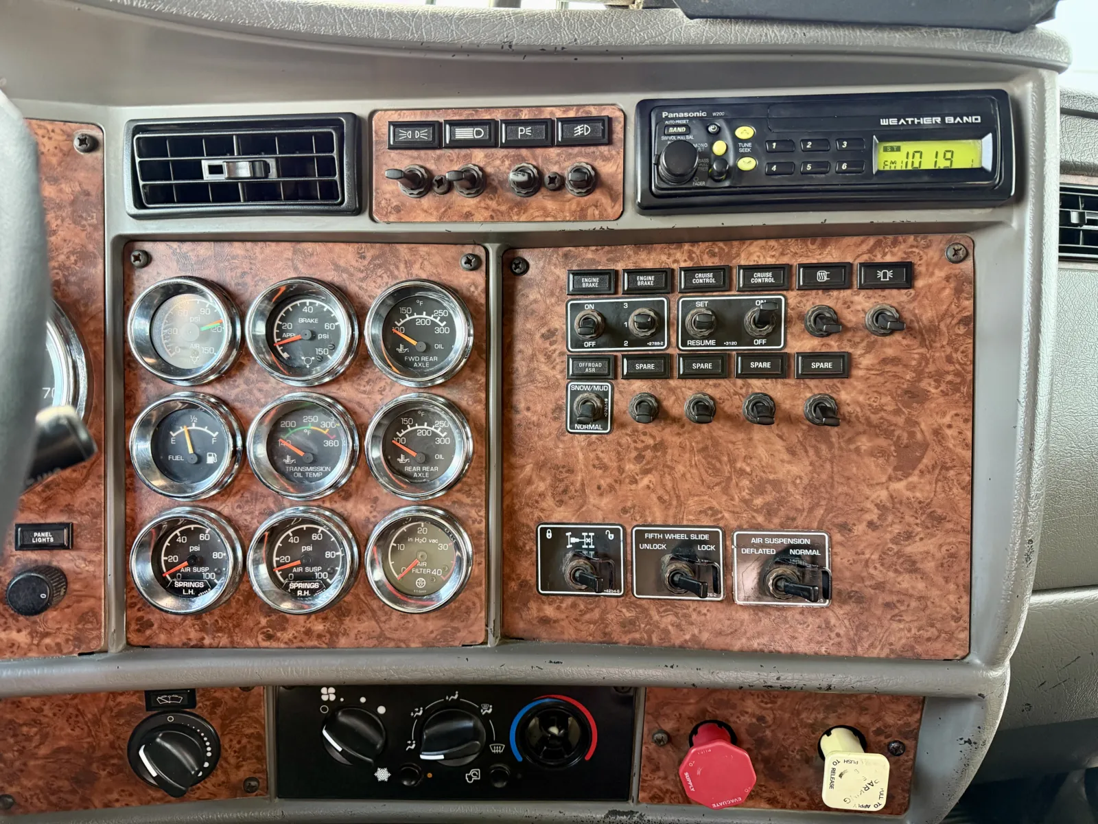 2003 Kenworth W900 - image 18