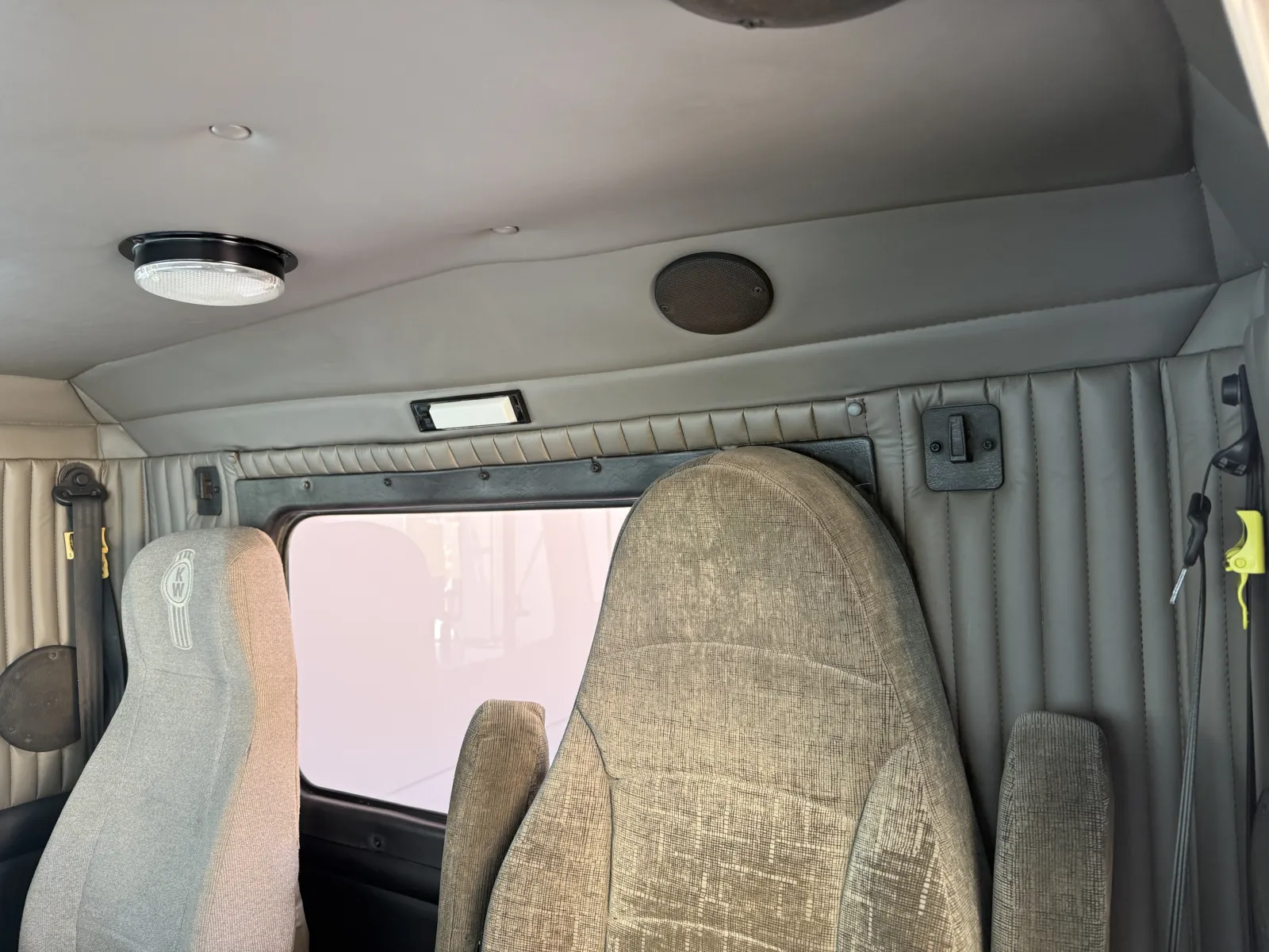 2003 Kenworth W900 - image 20