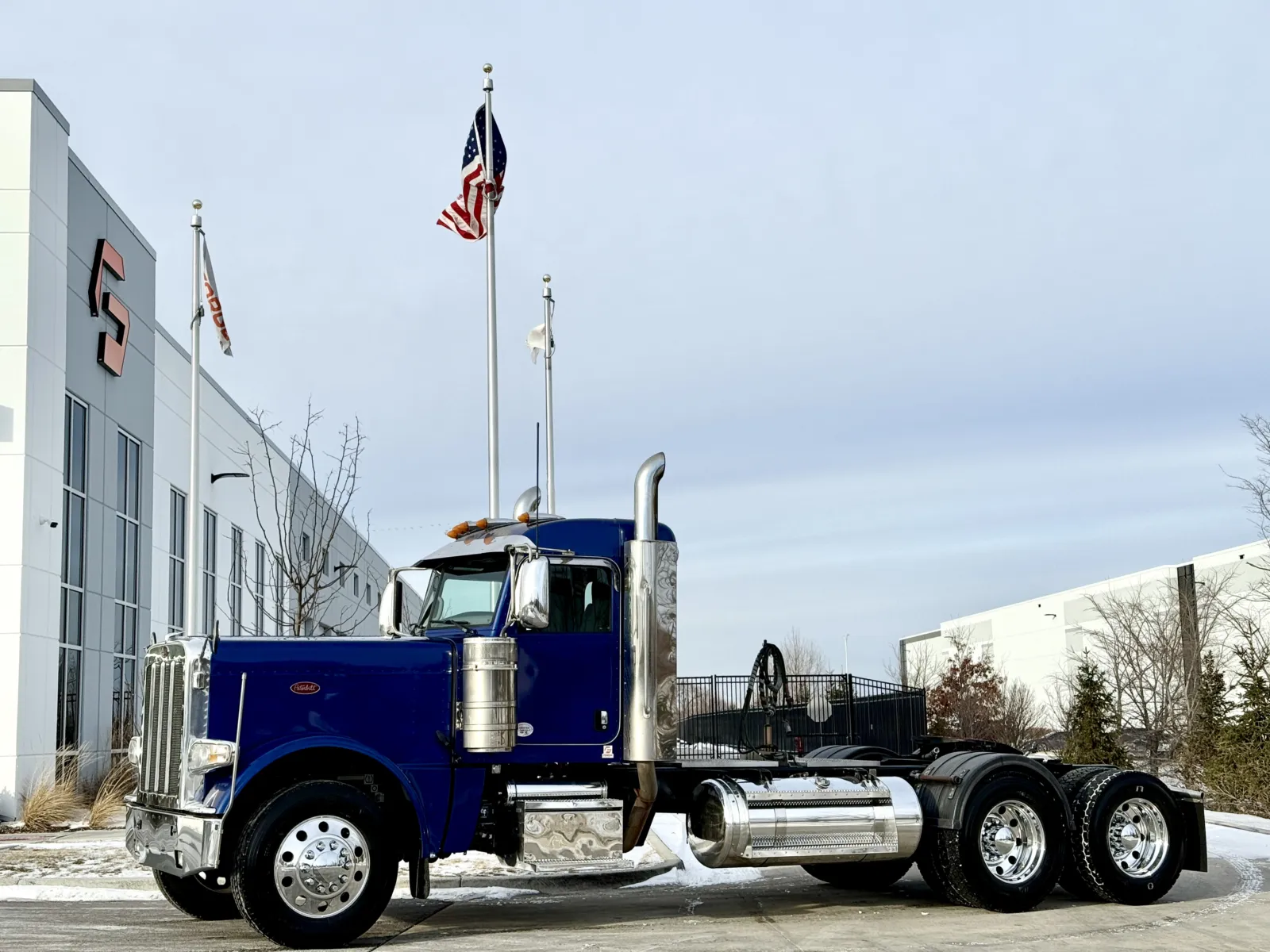 2021 PETERBILT 389
