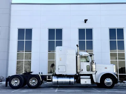 Another view of 2014 PETERBILT 388 for sale in New Lenox, IL at Forge Truck Centers - Illinois