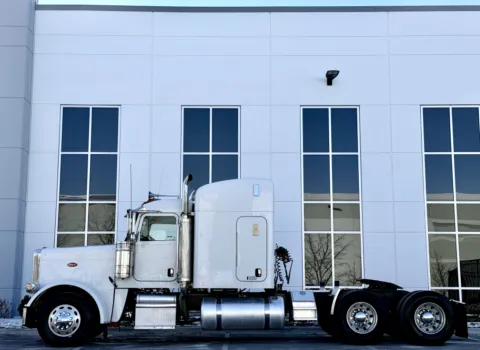 More photos of 2014 PETERBILT 388 at Forge Truck Centers - Illinois, IL