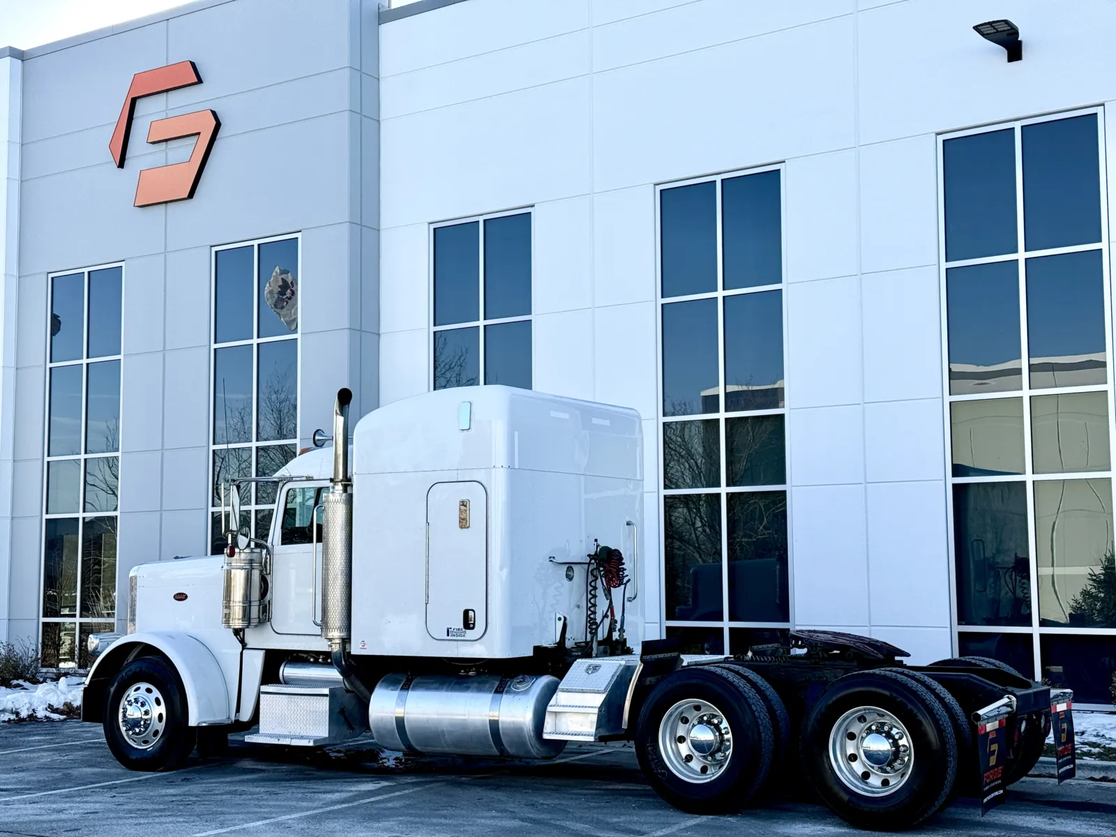 2014 Peterbilt - image 6