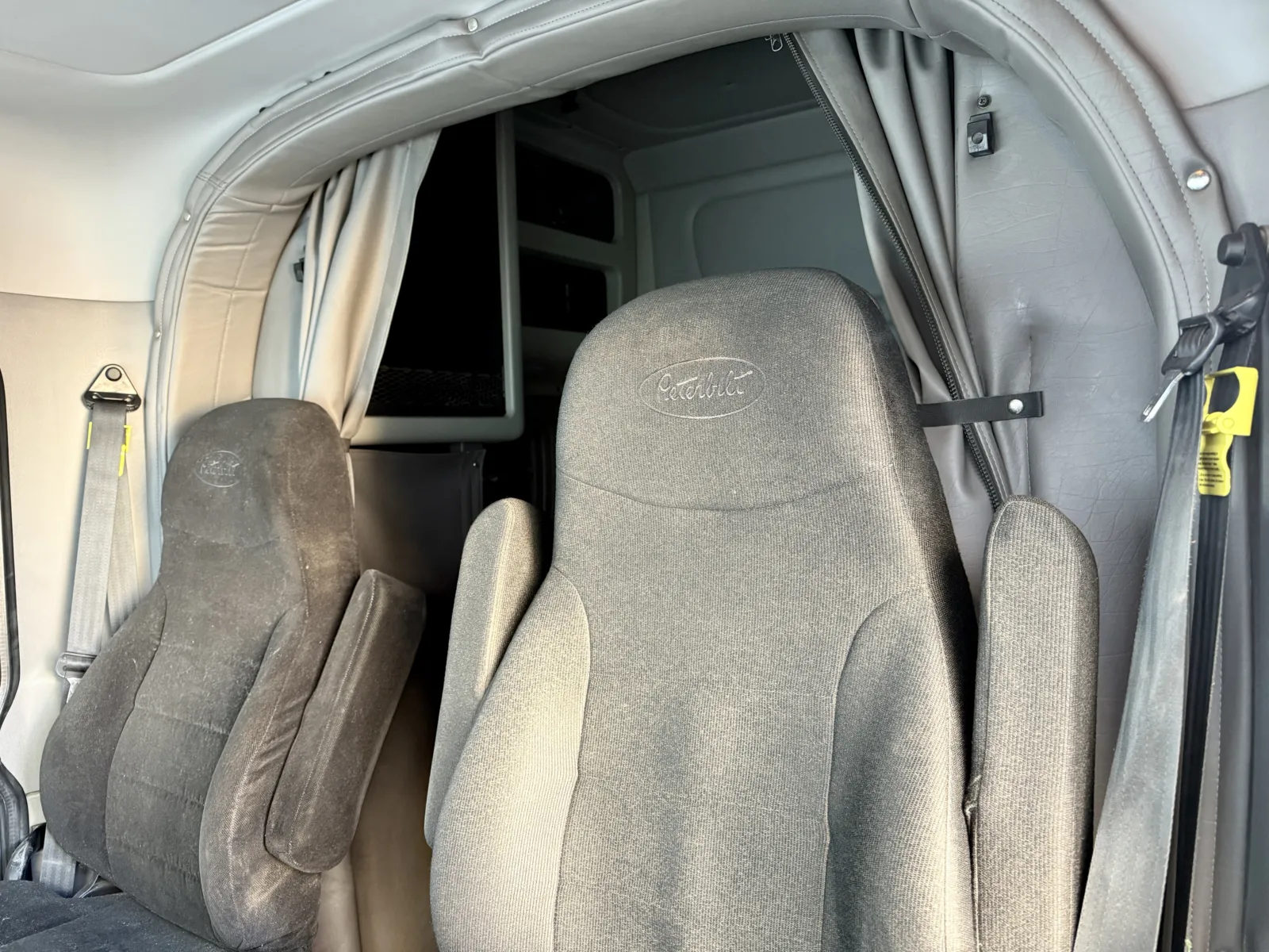 2014 Peterbilt - image 20