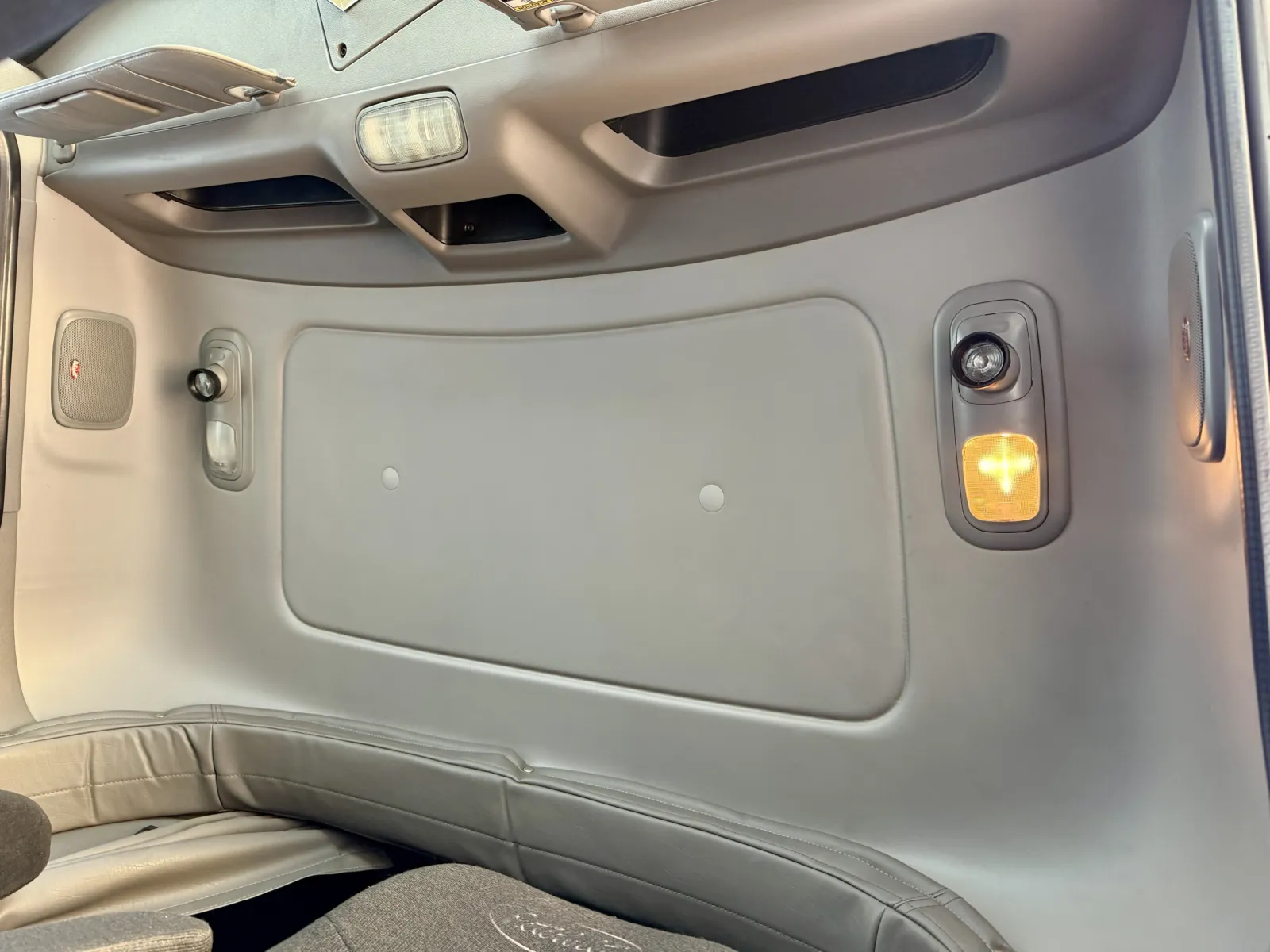 2014 Peterbilt - image 21