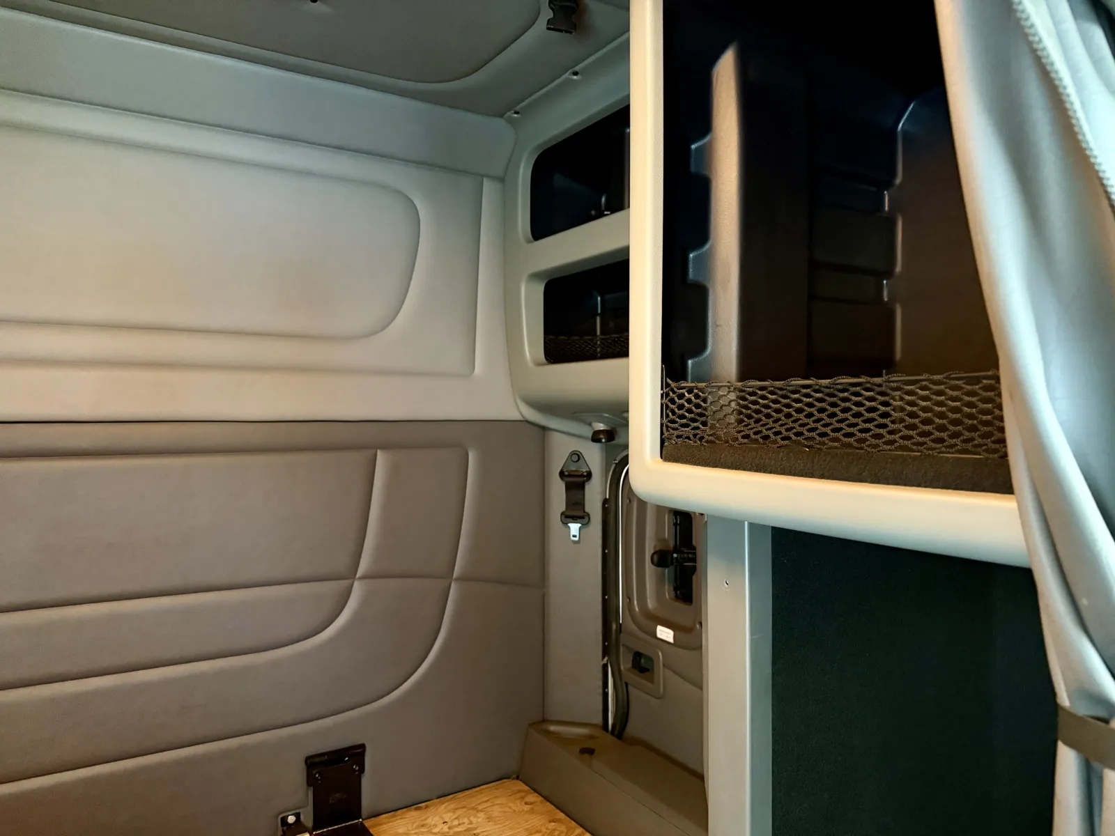 2014 Peterbilt - image 24