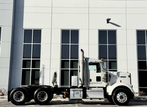Another view of 2020 KENWORTH W900 for sale in New Lenox, IL at Forge Truck Centers - Illinois