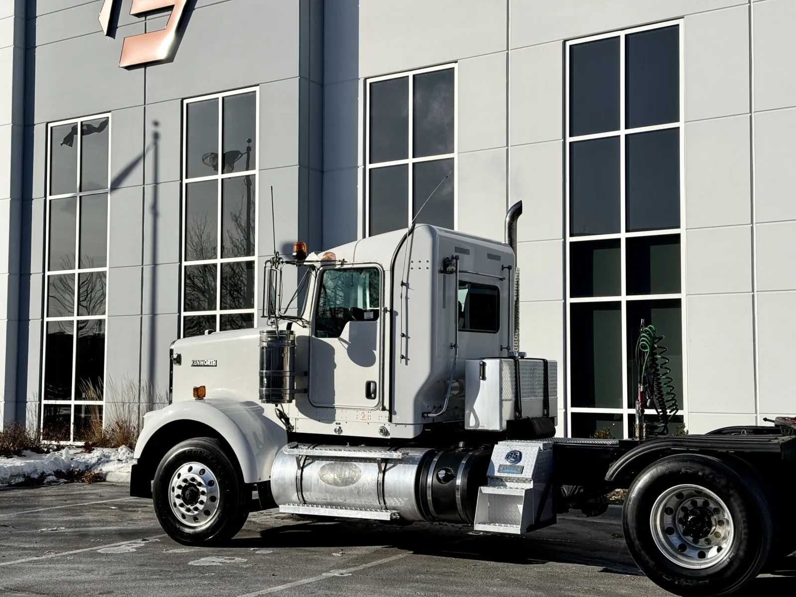 2020 Kenworth W900 - image 8