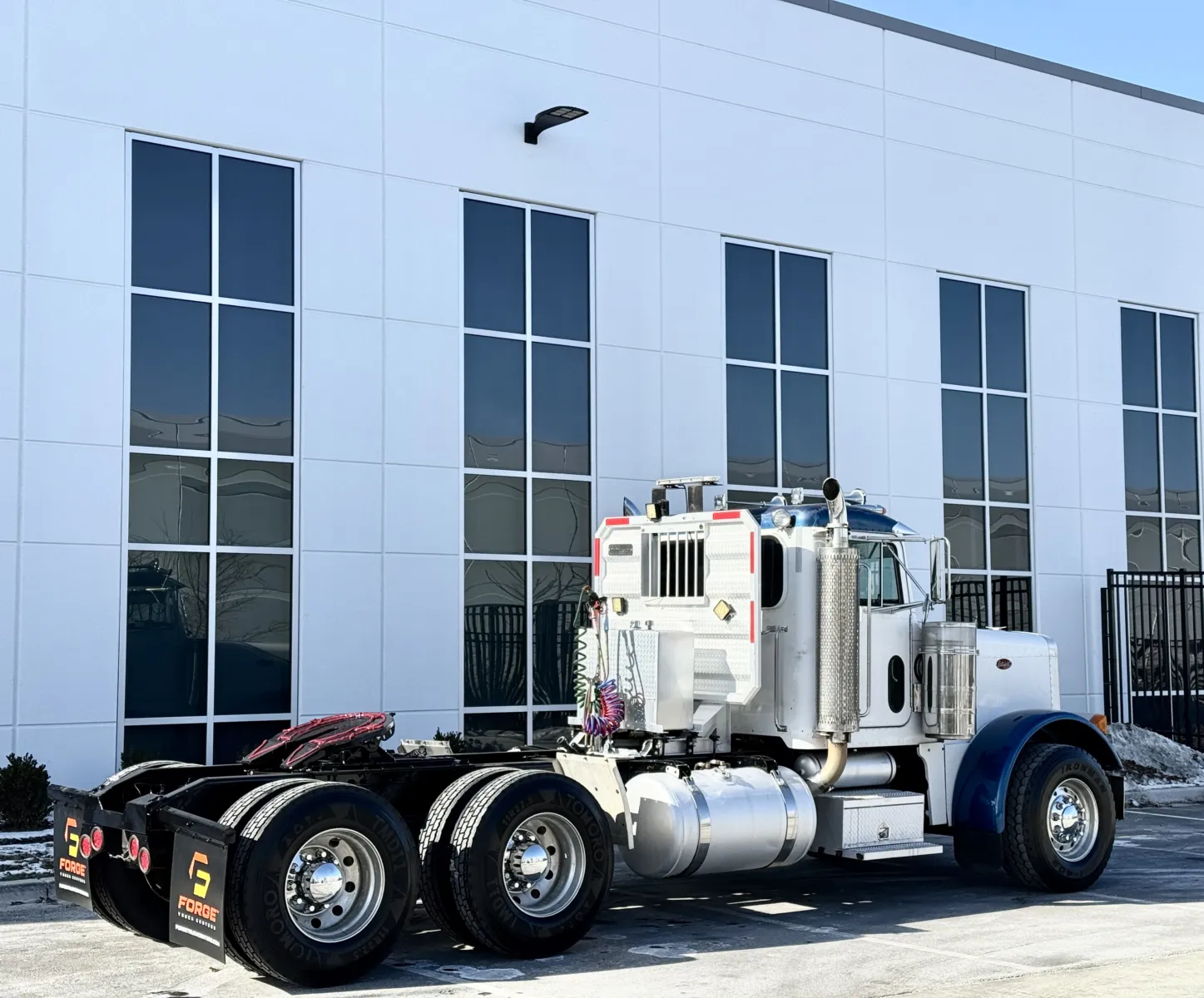 2003 Peterbilt - image 5