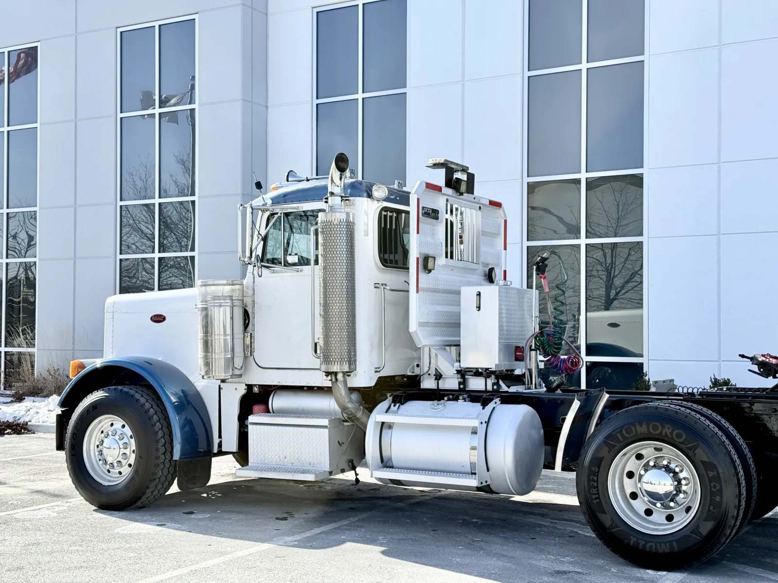 2003 Peterbilt - image 8