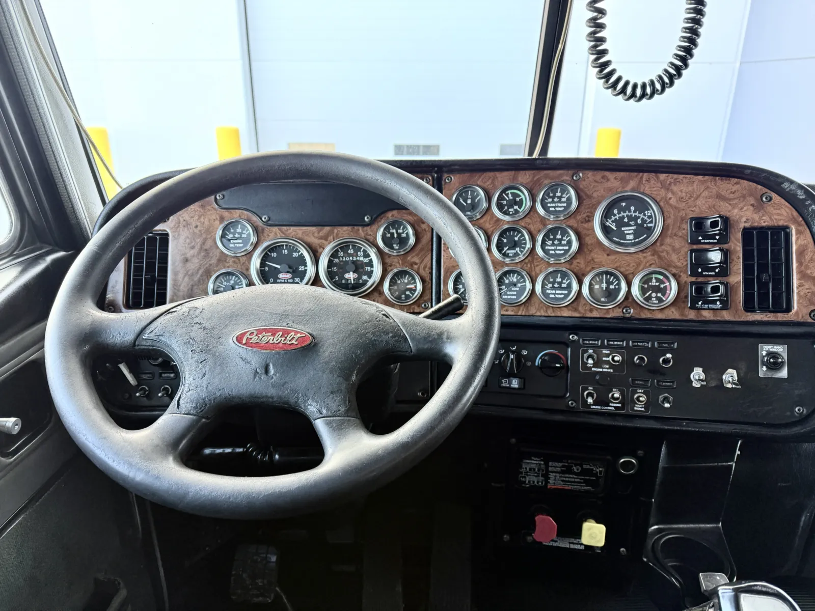 2003 Peterbilt - image 16