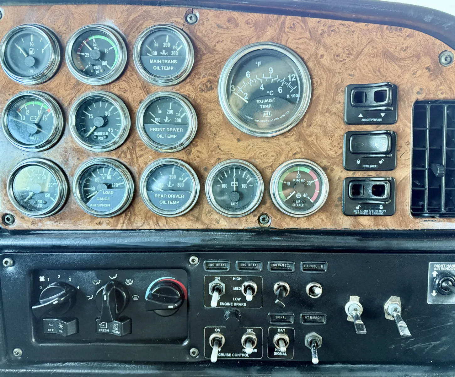 2003 Peterbilt - image 18