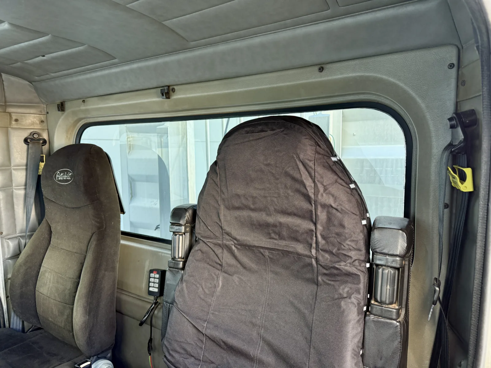 2003 Peterbilt - image 20