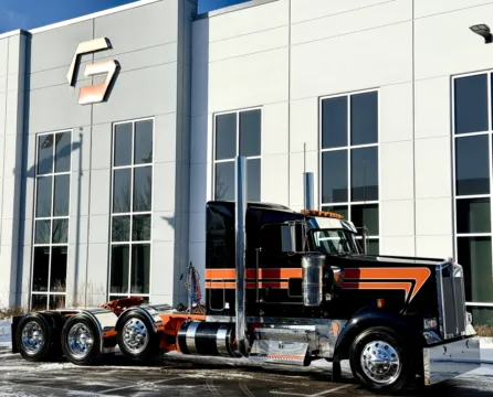 Photos of 2018 KENWORTH W900 for sale in New Lenox, IL at Forge Truck Centers - Illinois