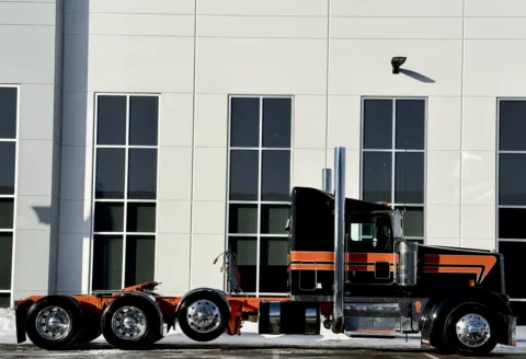 Another view of 2018 KENWORTH W900 for sale in New Lenox, IL at Forge Truck Centers - Illinois