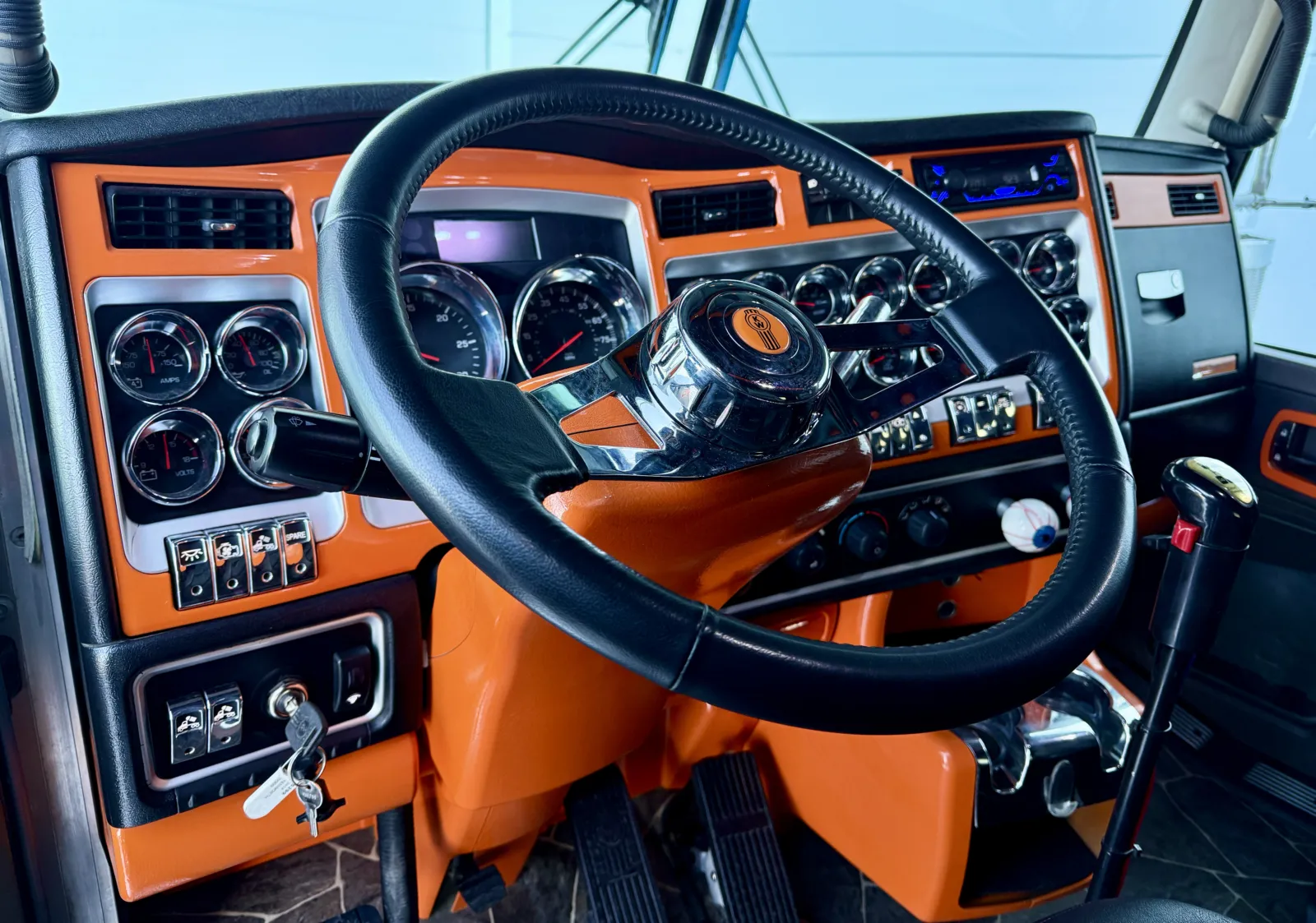 2018 Kenworth W900 - image 15