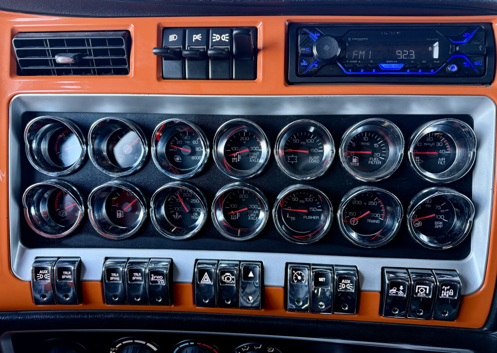 2018 Kenworth W900 - image 18