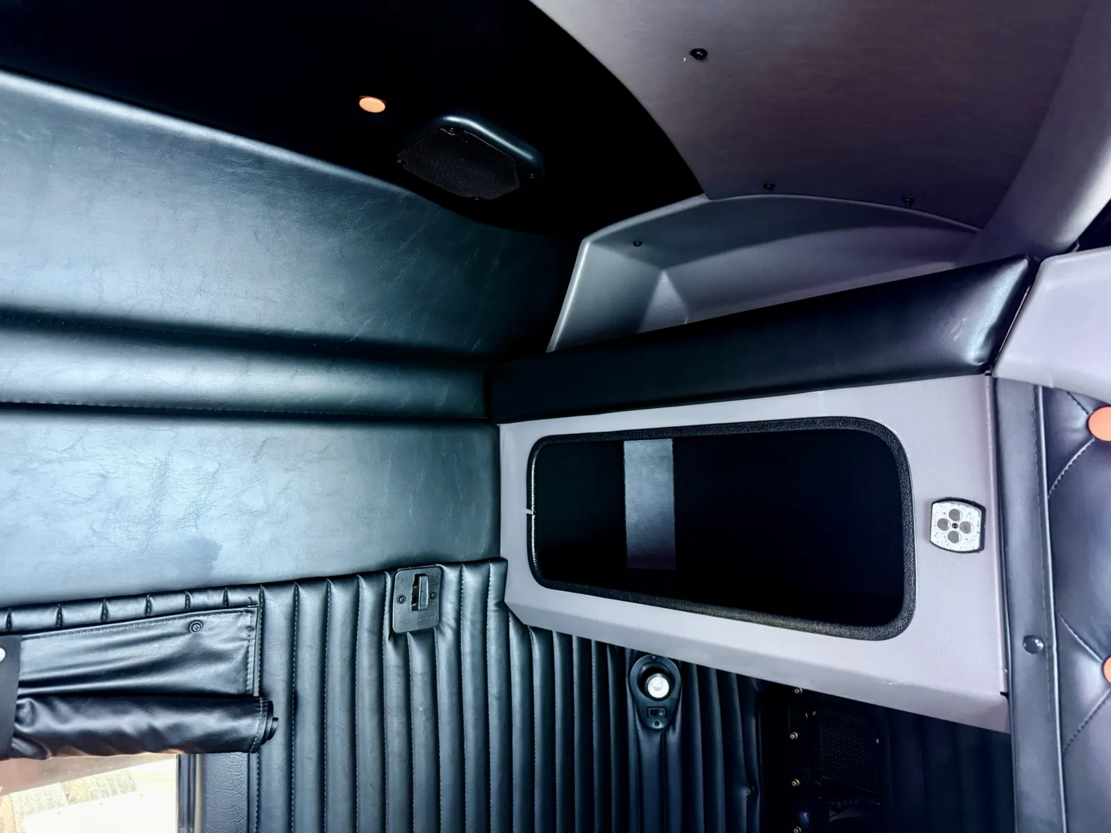 2018 Kenworth W900 - image 24