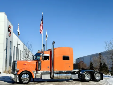 2018 PETERBILT 389 for sale in New Lenox, IL