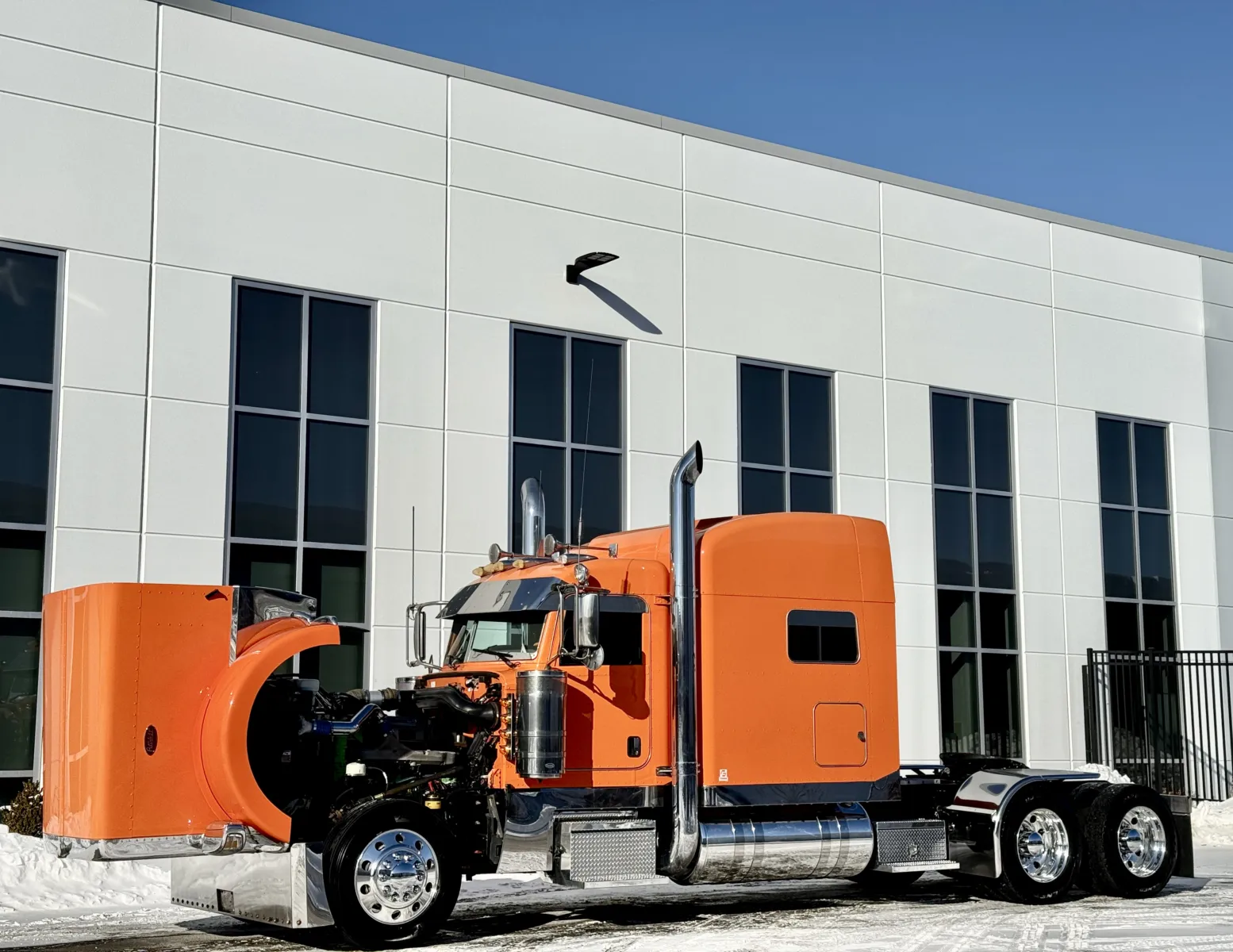 2018 Peterbilt 389 - image 10