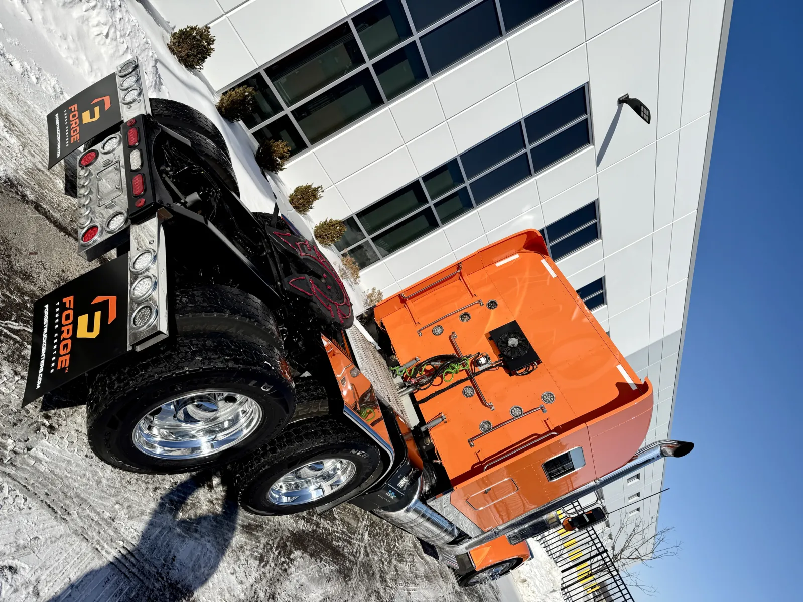 2018 Peterbilt 389 - image 11