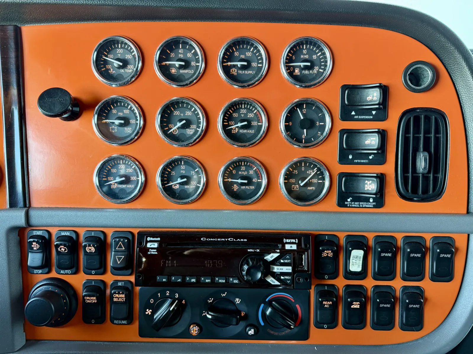 2018 Peterbilt 389 - image 18