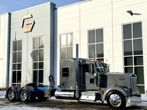 Photos of 2019 KENWORTH W900 for sale in New Lenox, IL at Forge Truck Centers - Illinois